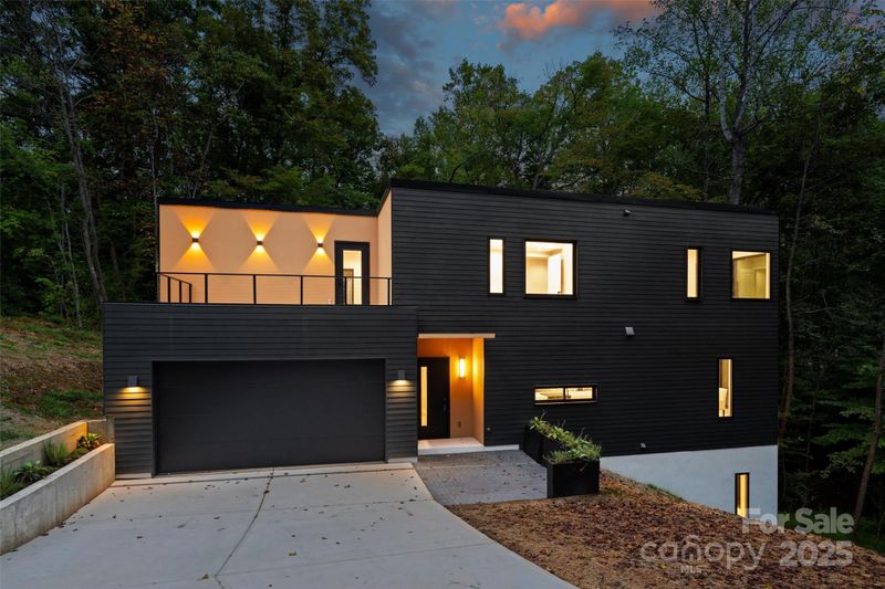 801 Autumnwood Ln, Charlotte, NC 28213