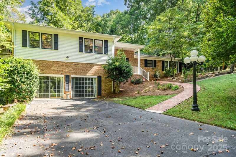 681 Pine Bluff Cir, Kannapolis, NC 28081