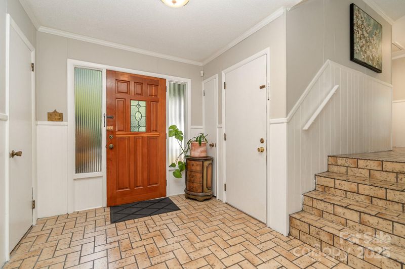 681 Pine Bluff Cir, Kannapolis, NC 28081
