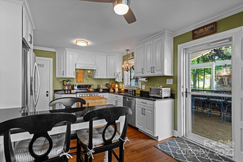 754 Lakeview Shores Loop, Mooresville, NC 28117