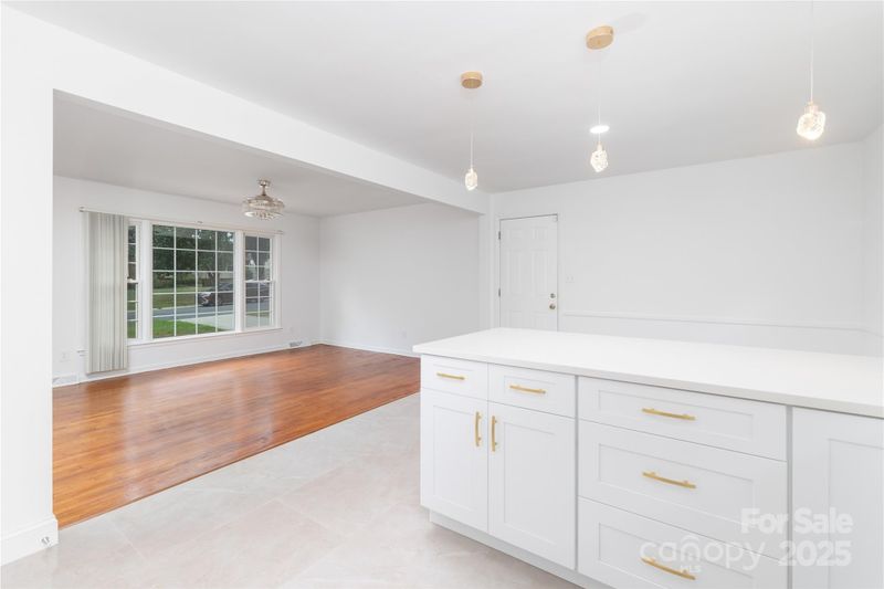 6443 Eaglecrest Rd, Charlotte, NC 28212