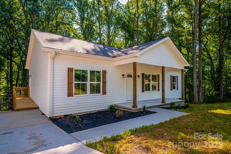 1452 W 7th St, Newton, NC 28658