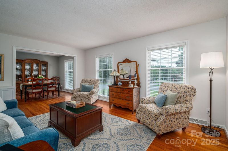 3501 Gardner Park Dr, Gastonia, NC 28054