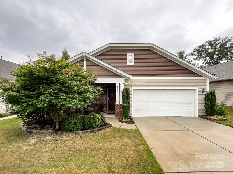 1847 Yellow Daisy Dr, Matthews, NC 28104