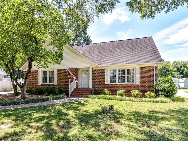 1308 Brantley Rd, Kannapolis, NC 28083