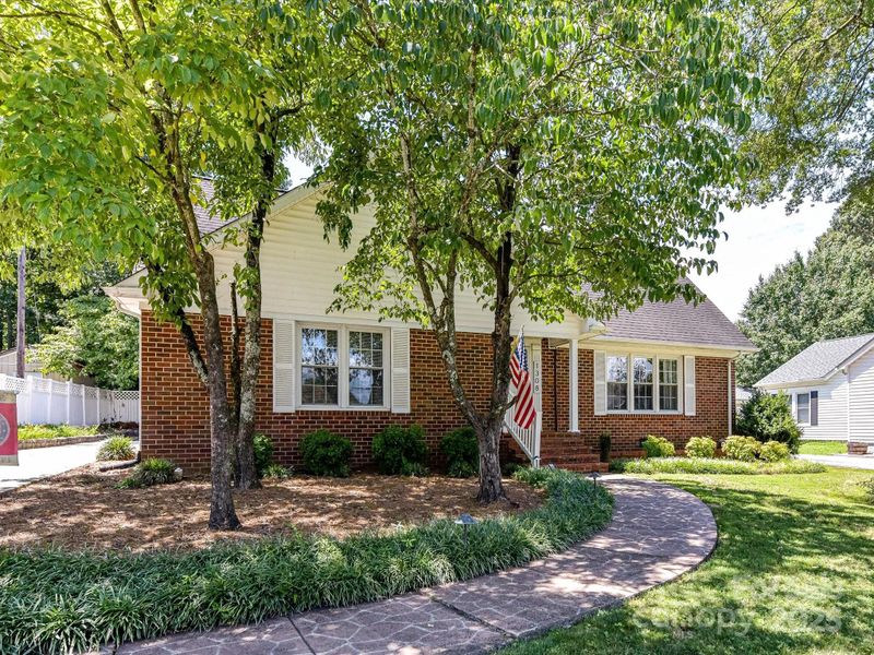 1308 Brantley Rd, Kannapolis, NC 28083
