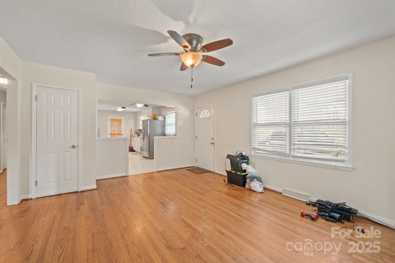 817 Gaston Ave Extension, Belmont, NC 28012