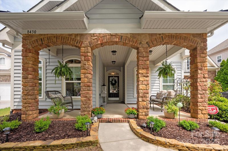 8430 Fairlight Dr, Waxhaw, NC 28173