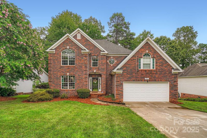 141 Broken Pine Ln, Mooresville, NC 28117