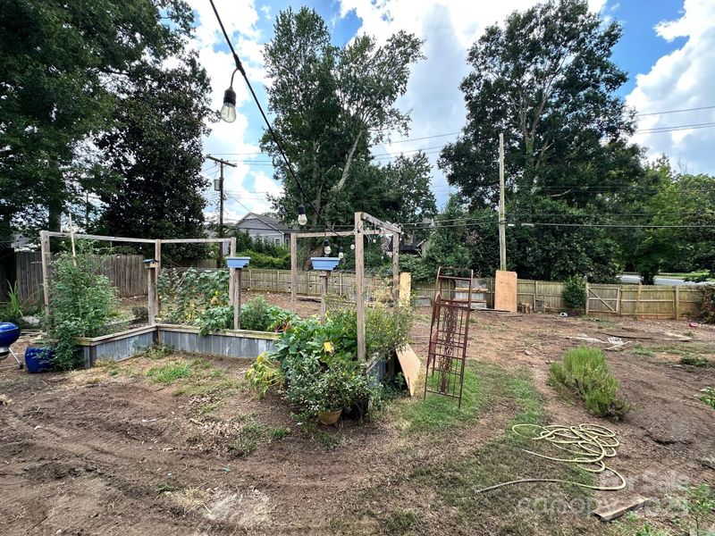 363 Tranquil Ave, Charlotte, NC 28209