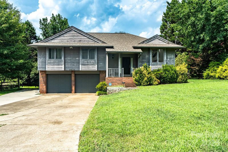 2439 36th Ave NE, Hickory, NC 28601