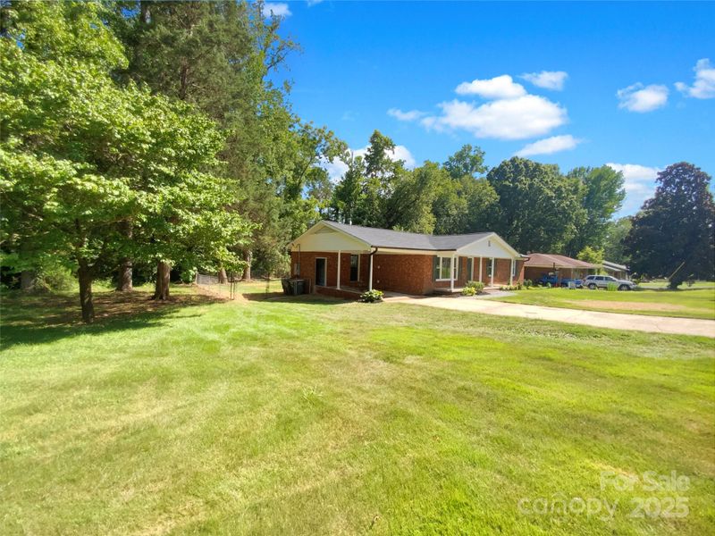 301 Briarcliff Dr, Kannapolis, NC 28081