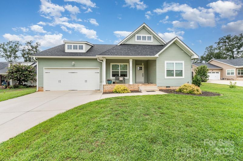 1723 Ivey Ct, Maiden, NC 28650