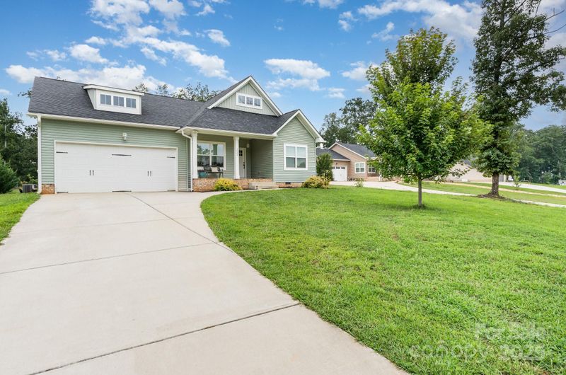1723 Ivey Ct, Maiden, NC 28650