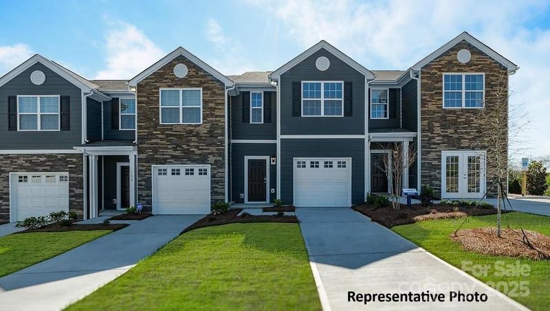 1318 Equestrian Ln, York, SC 29745