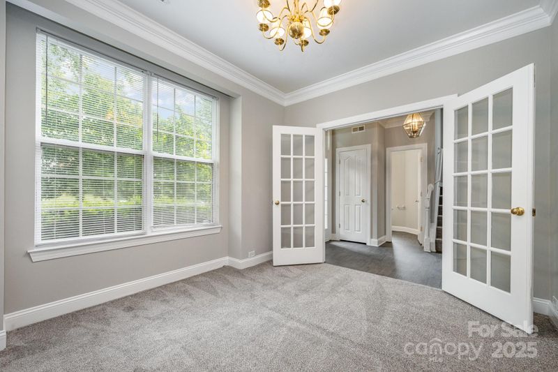 6721 Charter Hills Rd, Charlotte, NC 28277