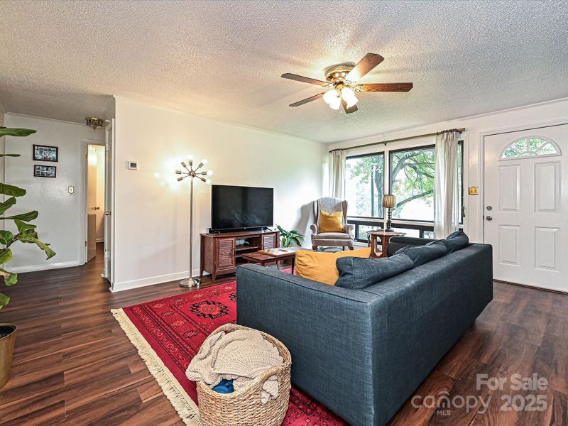 2283 Hillside Dr, Newton, NC 28658