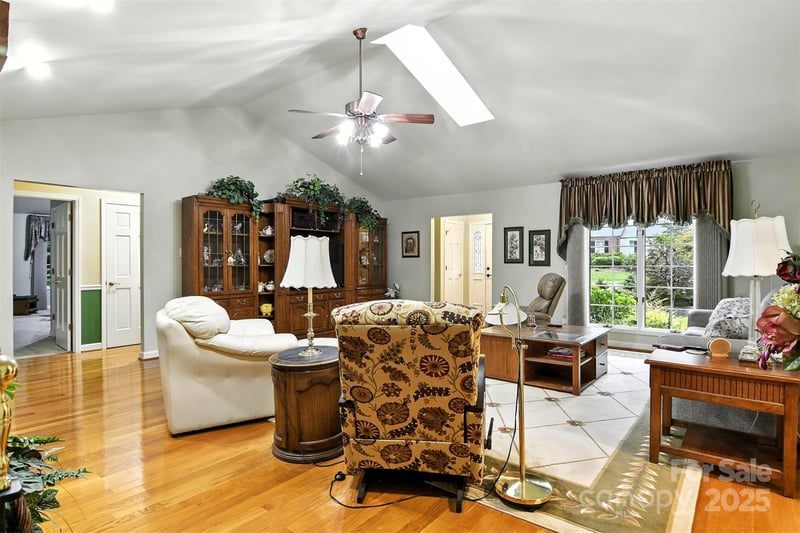 530 5th St NW, Hickory, NC 28601