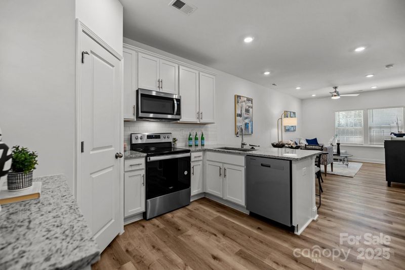 3144 Butler Hill Dr, Matthews, NC 28105