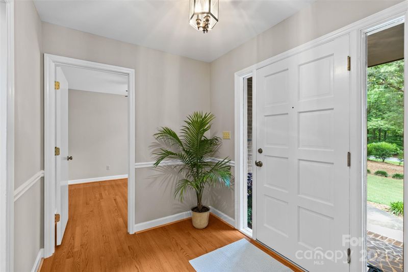 8425 Denbur Dr, Charlotte, NC 28215