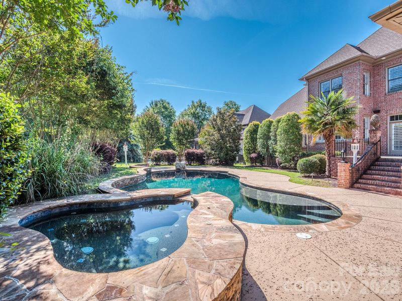 8208 Wingard Rd, Waxhaw, NC 28173