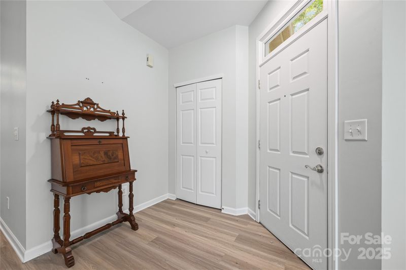 811 Ledgestone Ct, Tega Cay, SC 29708