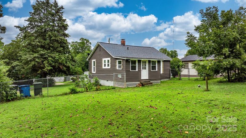 1333 13th St NE, Hickory, NC 28601