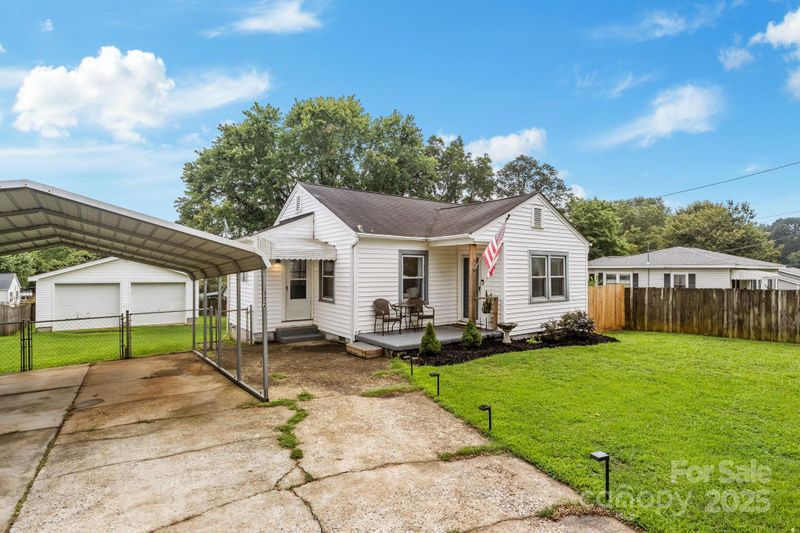 112 Abernathy St, Mount Holly, NC 28120