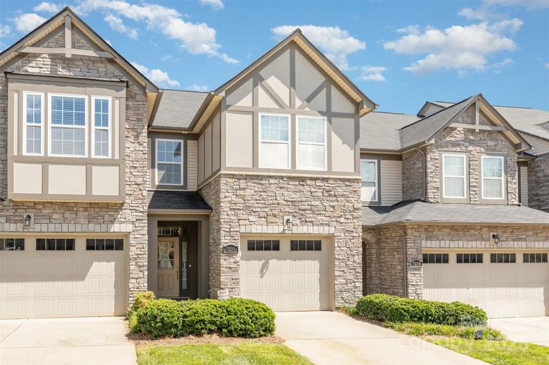 7325 Dulnian Way, Charlotte, NC 28278