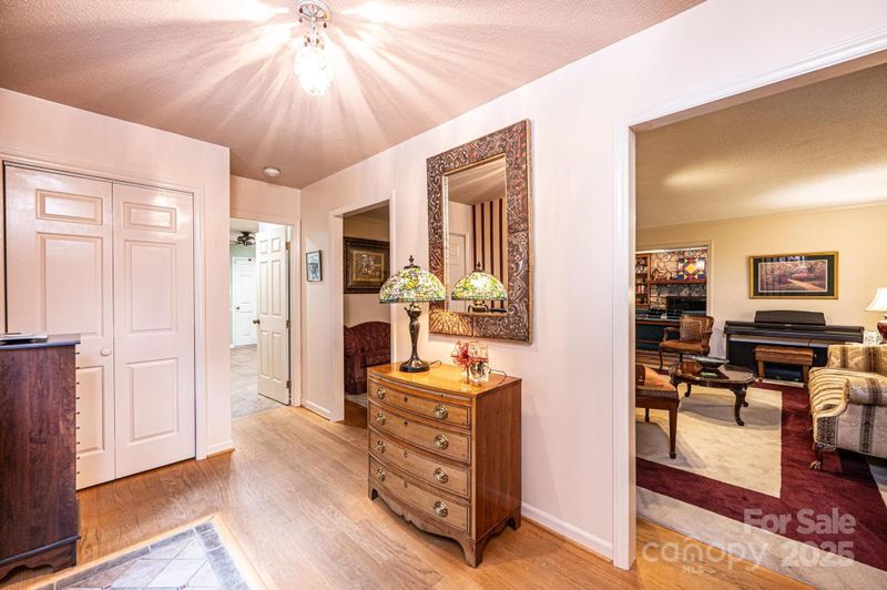 3719 Falling Creek Rd NE #2, Hickory, NC 28601