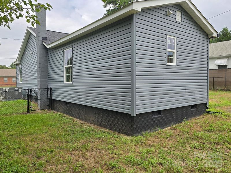 107 W 21st St, Kannapolis, NC 28081
