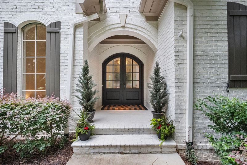 105 Breakwater Ct, Mooresville, NC 28117