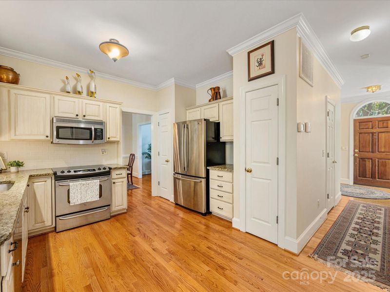 810 Bruff Ct, Charlotte, NC 28270