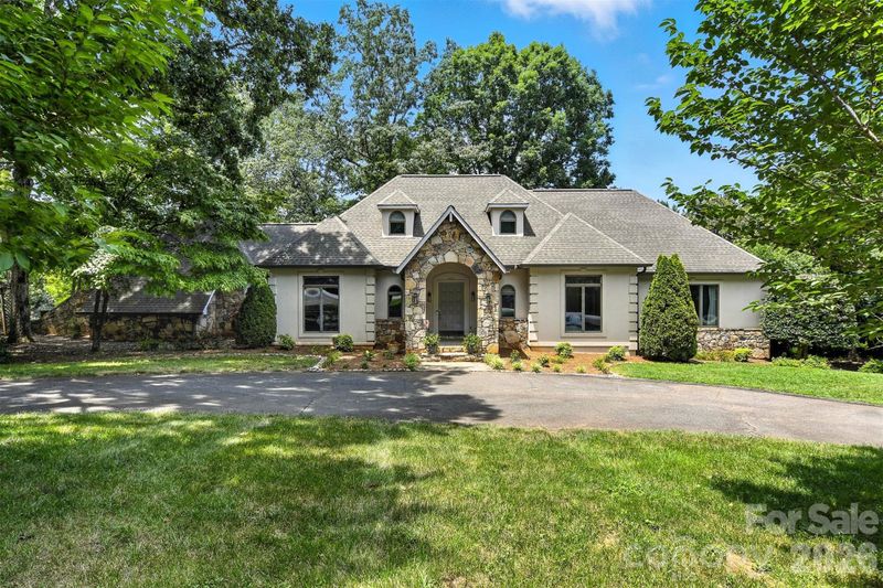 5042 Ridgeland Dr, Hickory, NC 28602