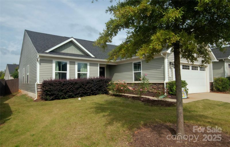 5041 Macvittie Ln, Charlotte, NC 28214