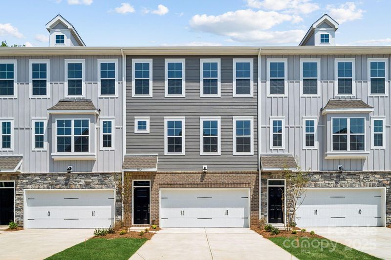 7148 Brookview Ln, Sherrills Ford, NC 28673