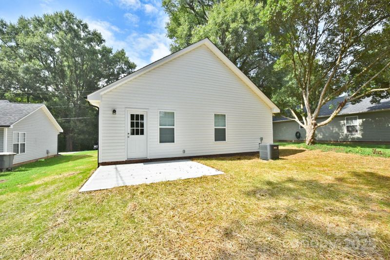410 Coach St, Kannapolis, NC 28083