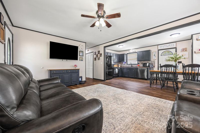 44 6th St, York, SC 29745
