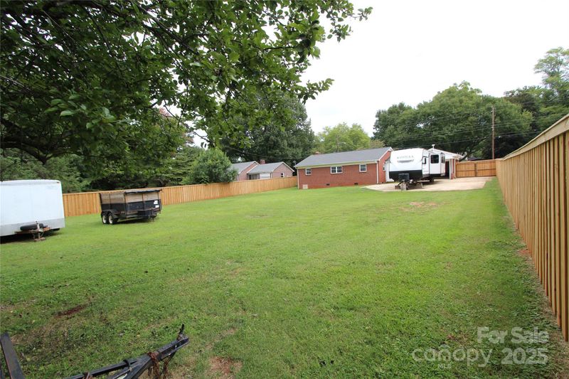 1421 Thompson Ave, Charlotte, NC 28216
