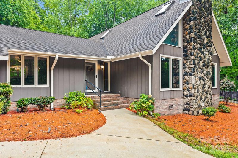 912 Pineview Lakes Rd, Chester, SC 29706