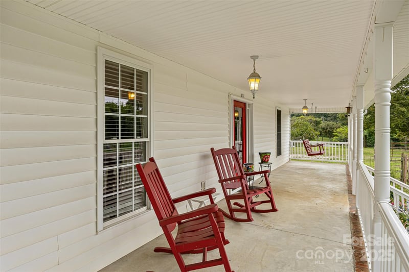4220 Forest View Rd, Blacksburg, SC 29702