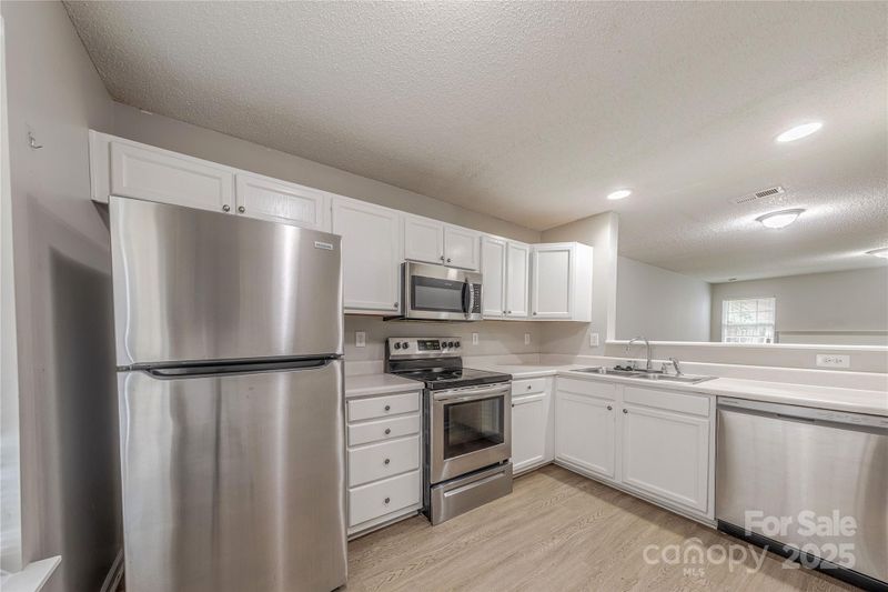 1809 Birch Heights Ct, Charlotte, NC 28213