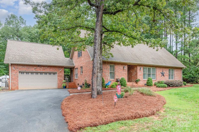 11855 Sam Black Rd, Midland, NC 28107