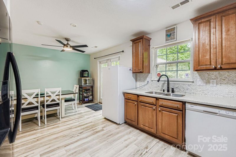 10605 Turkey Point Dr, Charlotte, NC 28214