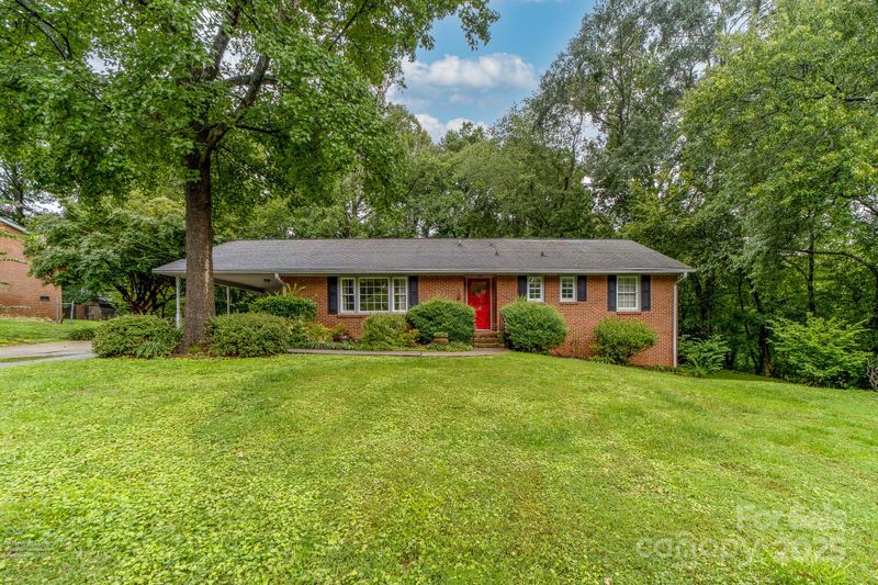 123 Forest Dr, Belmont, NC 28012