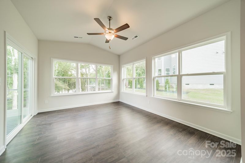 6034 Jepson Ct, Charlotte, NC 28214