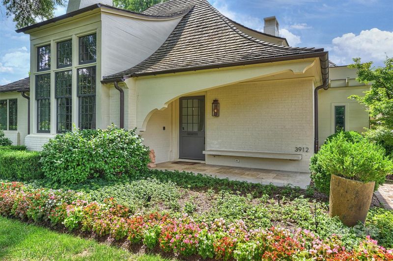 3912 Beresford Rd, Charlotte, NC 28211