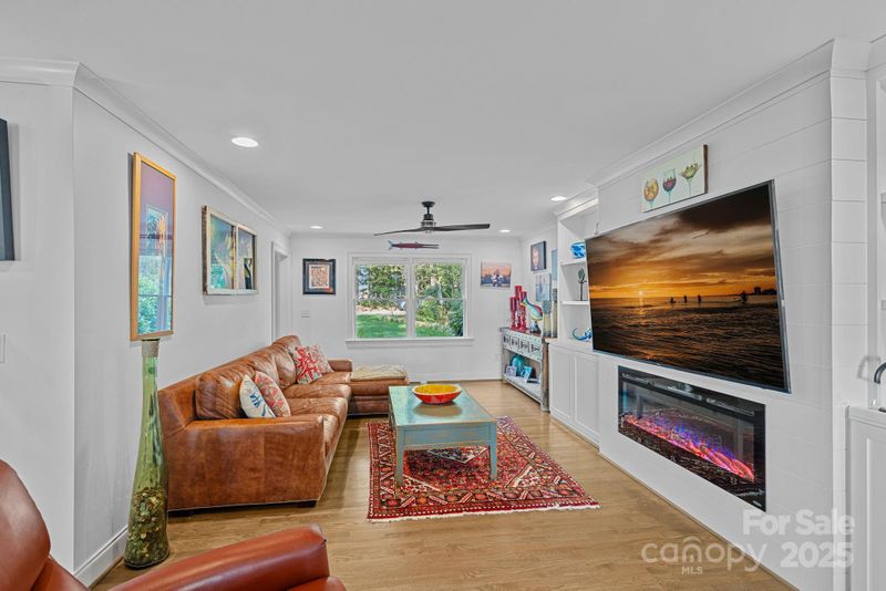 20509 Island Forest Dr, Cornelius, NC 28031
