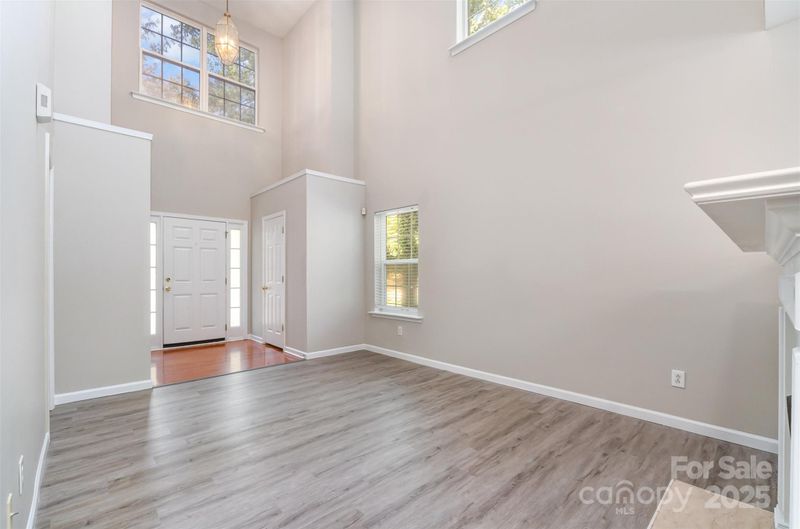 2184 Winthrop Chase Dr, Charlotte, NC 28212