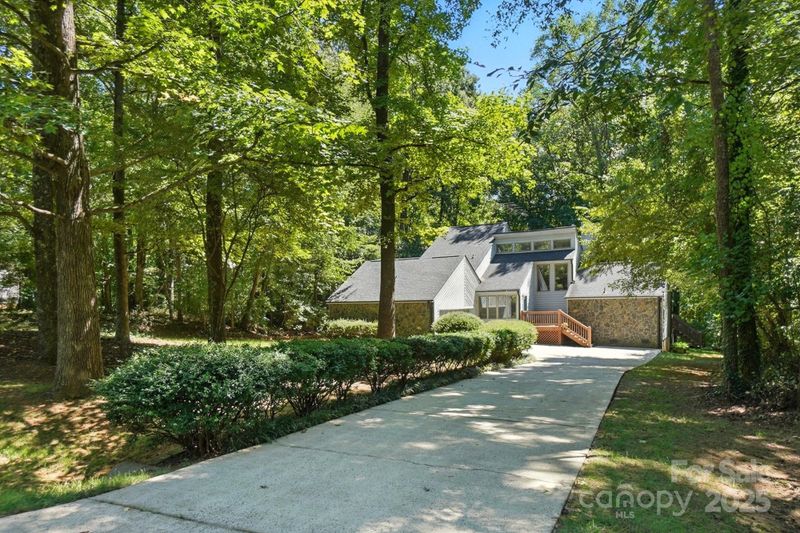 7967 Altacrest Dr, Concord, NC 28027